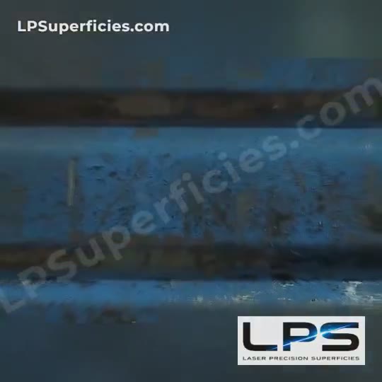 Contenedor con pintura deteriorada después de la prueba con láser